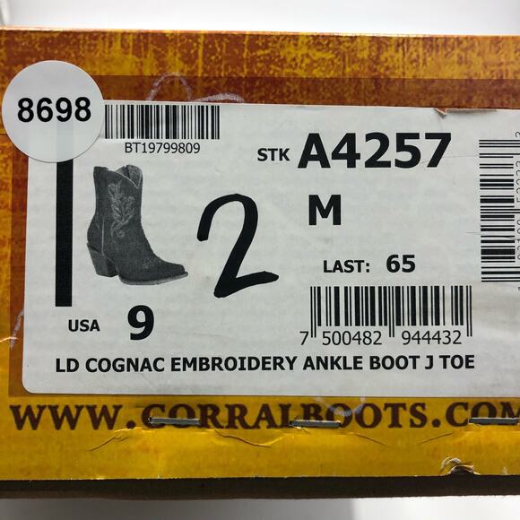 Corral Women's Embroidered Western Fashion Booties - Pointed Toe Size 9 M - Picture 11 of 11
